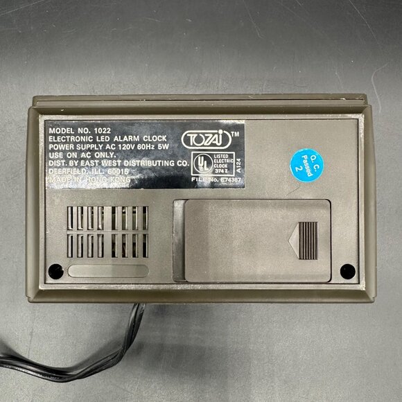 Vintage Digital Alarm Clock TOZAI Solid State Faux Wood Grain 1980s Hong Kong - Picture 7 of 11